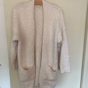 Wishlist softest M/L cardigan in Cream color.